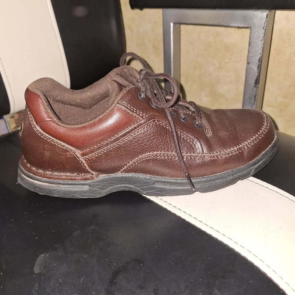 Classic Rockport Brown Tumble Leather Men's Lace-up Shoes In A Mens Size 9.